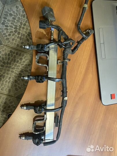 Топливная рампа Mazda 6 2.0