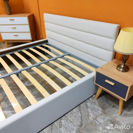 Кровать двухспальная 140х200