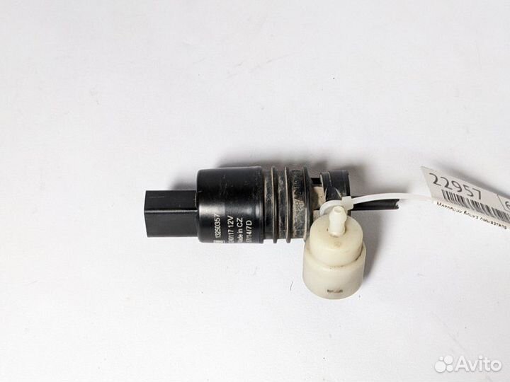 Моторчик бочка омывателя Opel Astra J хетчбек