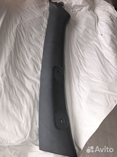 Накладка пер лев стойки toyota LC100 6222060081B2