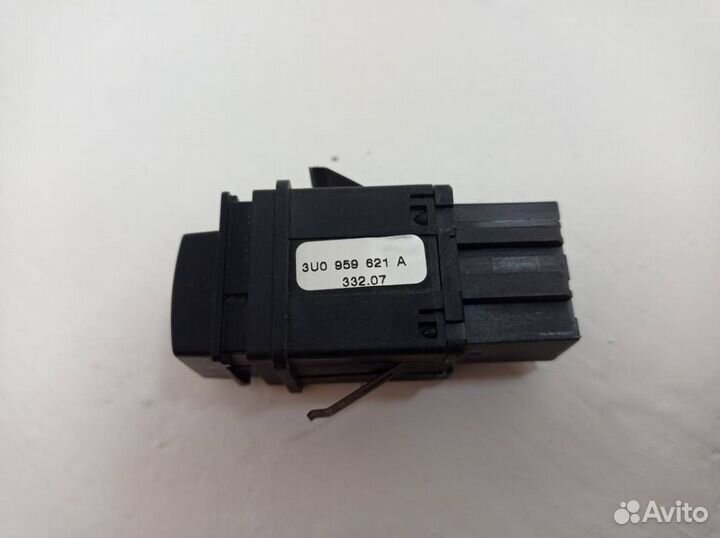 Кнопка обогрева заднего стекла