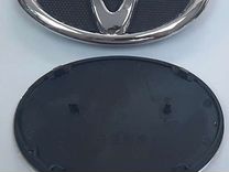 Эмблемы Toyota с площадкой