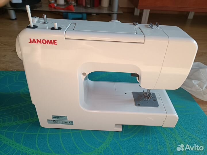Швейная машинка janome новая