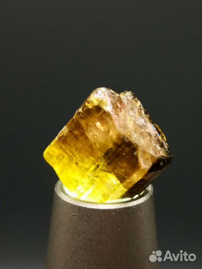 Турмалин в боксе, зеленый. Малхан