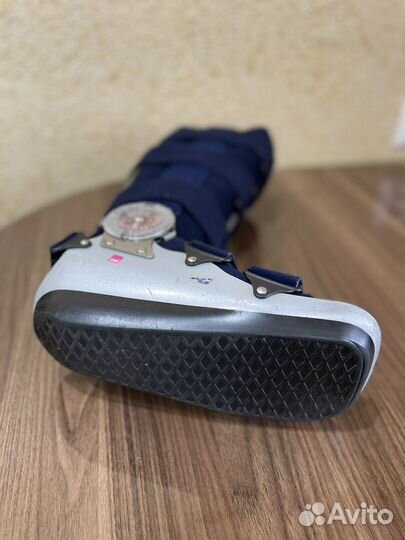 Ортез на голеностопный сустав Medi Rom Walker