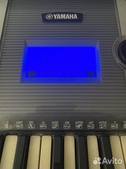 Синтезатор Yamaha psr E403 серебристый