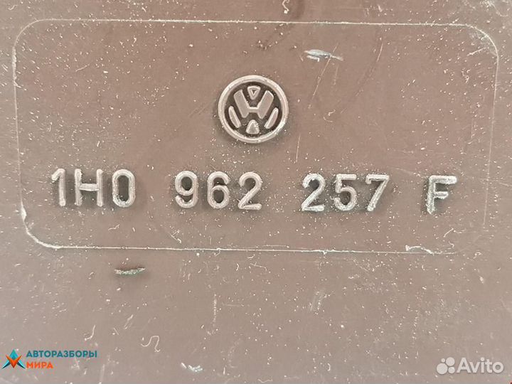Компрессор центрального замка Volkswagen Golf 3