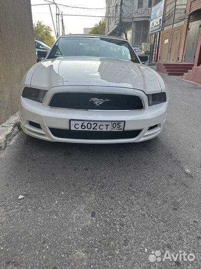 Бампер с решеткой и фары Ford Mustang