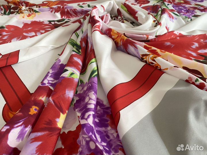 Платок в подарочной упаковке Dior