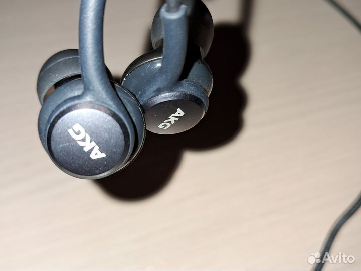 Гарнитура AKG 3.5 мм