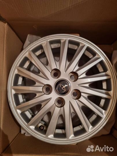 Литые диски r15 Toyota оригинал
