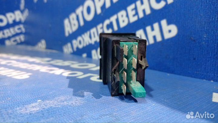 Кнопка обогрева сидений Audi A6C6 седан 2005