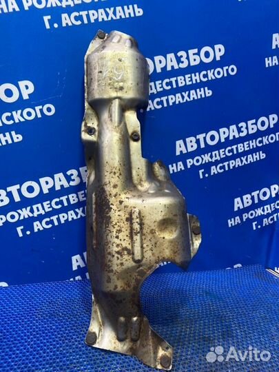 Тепловой экран Nissan Cefiro A33 седан VQ20 2000