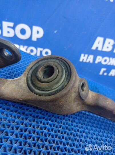 Передний правый рычаг Volvo 940 седан B230 1996