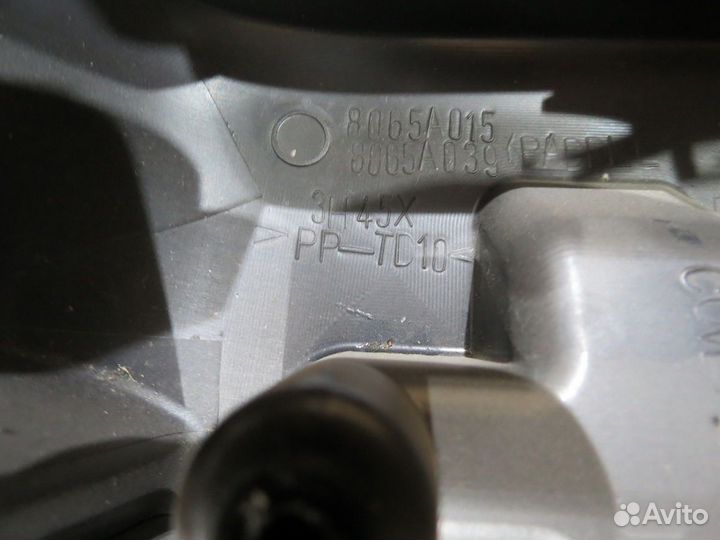 Кожух рулевой колонки Mitsubishi Outlander XL