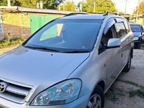 Toyota Ipsum 2.4 AT, 2003, 440 000 км, с пробегом, цена 650 000 руб.