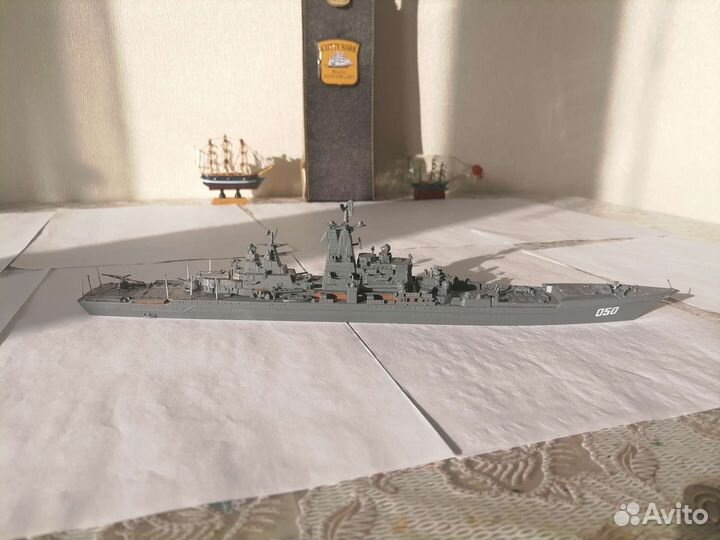 Сборная модель крейсер Фрунзе 050