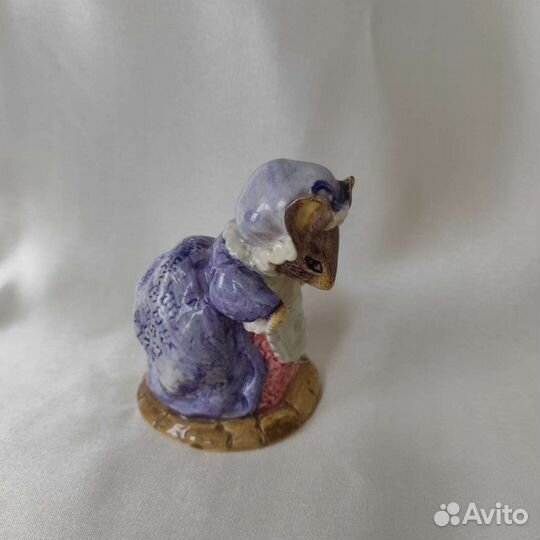 Фарфоровая статуэтка Royal Doulton England