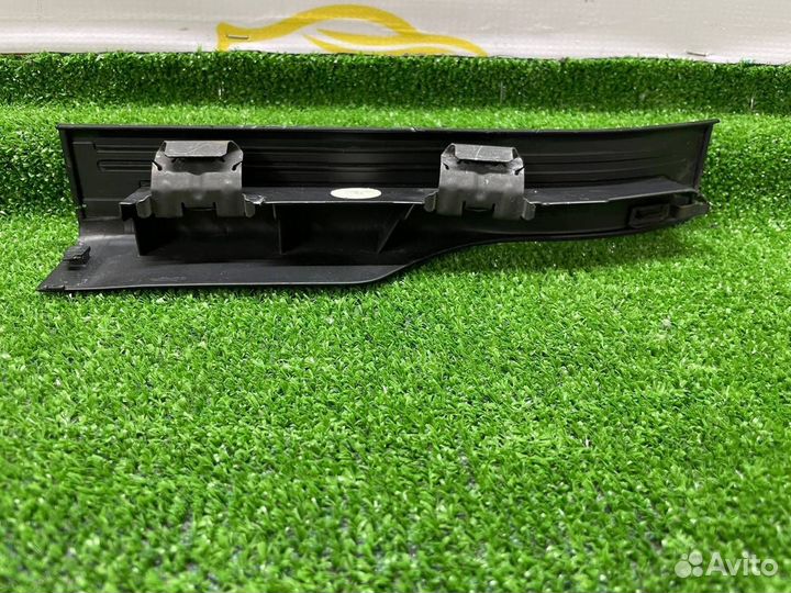 Накладка на порог левая Mercedes-Benz C-Класс