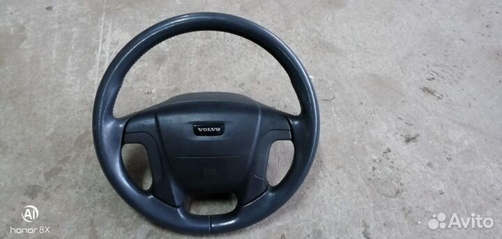 Рулевое колесо (Volvo S80)