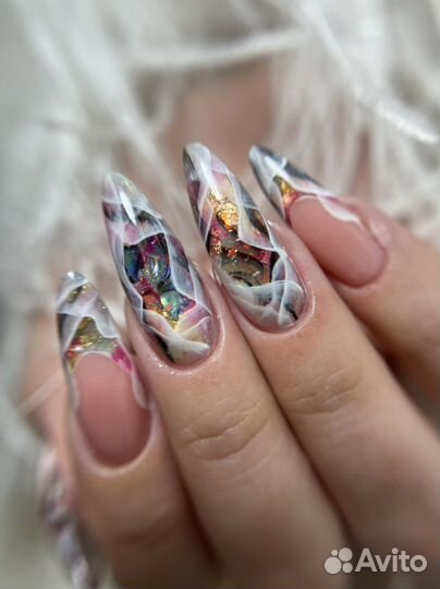 Маникюр с покрытием гель-лаком