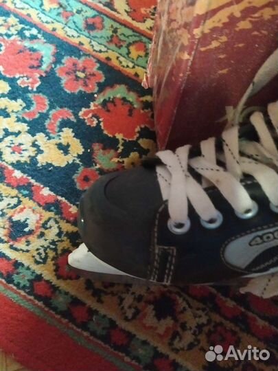 Коньки хоккейные