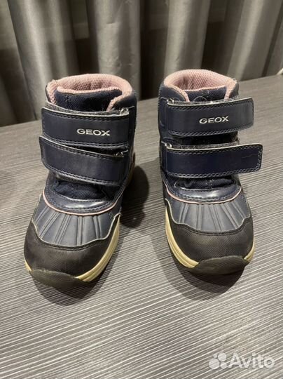 Продам демисезонные ботинки Geox