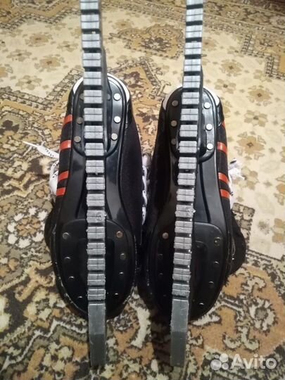 Коньки хоккейные