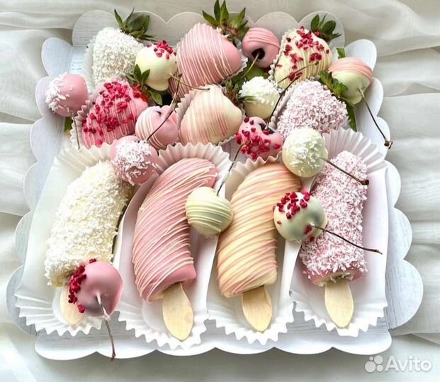 Клубника и банан в шоколаде, конфеты