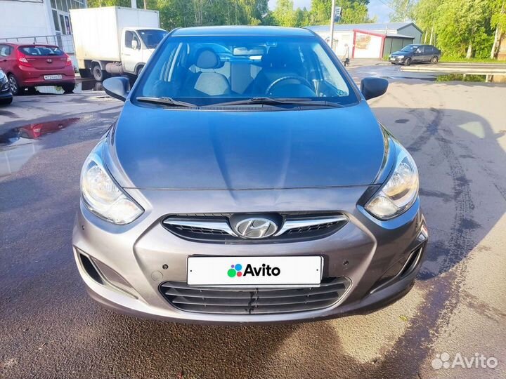 Hyundai Solaris 1.4 AT, 2011, 32 480 км