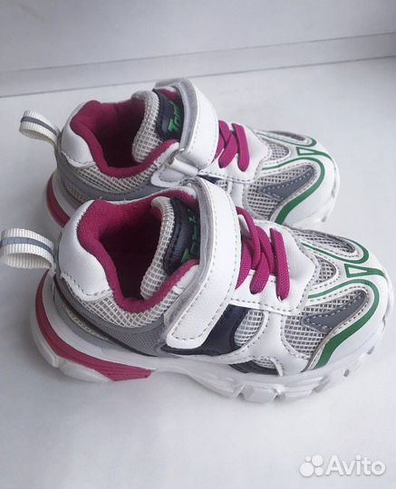 Кроссовки для девочки 23
