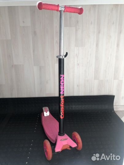 Самокат детский со светящимися колесами