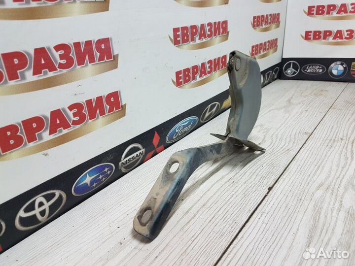 Петля капота правая Toyota Land Cruiser J80 1FZ-FE