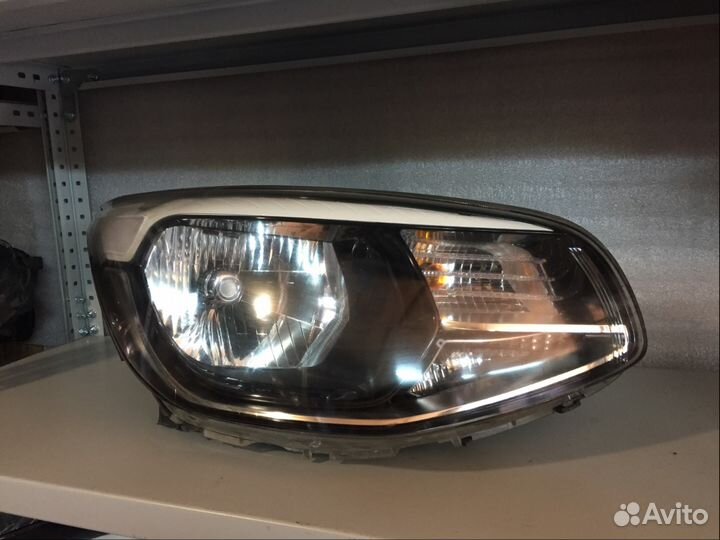 Фара дефект корпуса правая Kia Soul