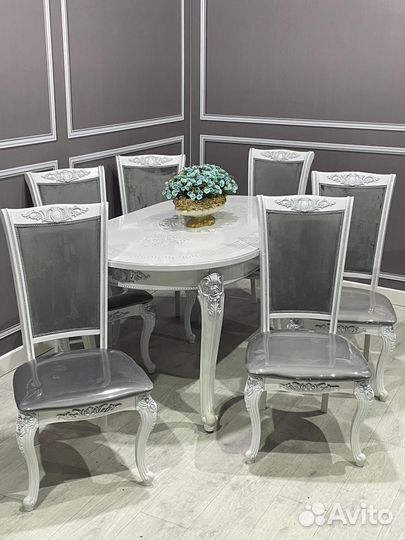 Стол и стулья новые