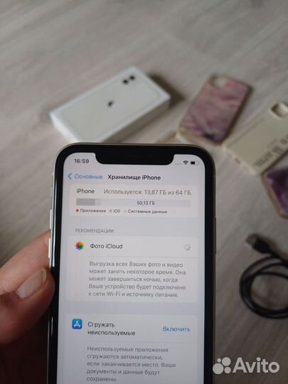 iPhone 11, 64 ГБ