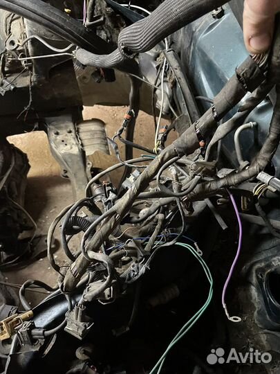 Проводка подкопотная (Коса ) Месредес w210 m112