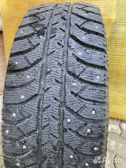 Bridgestone Ice Cruiser 7000 215/65 R16 98T
