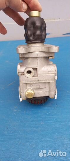 Кран тормозной камаз