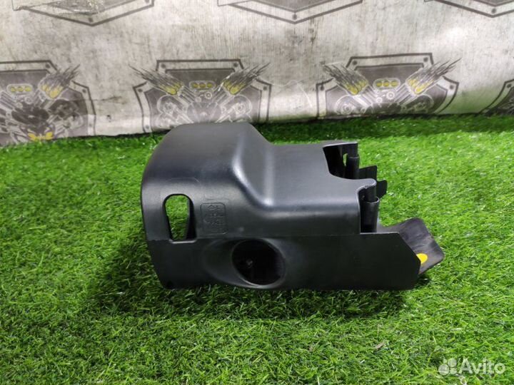 Кожух рулевой колонки Isuzu Bighorn UBS26GW 6VE1