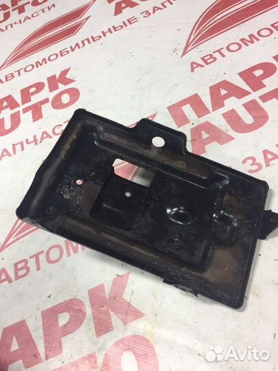 Подставка акб Hyundai Santa Fe 2010