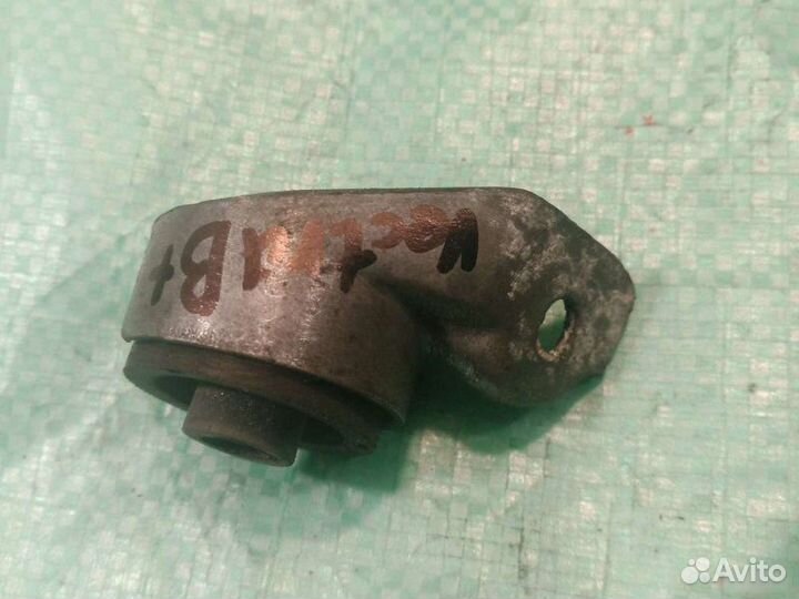 Опора радиатора Opel Vectra B