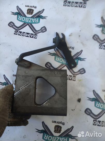 Кронштейн подушки двс Lexus RX Toyota Harrier Лекс