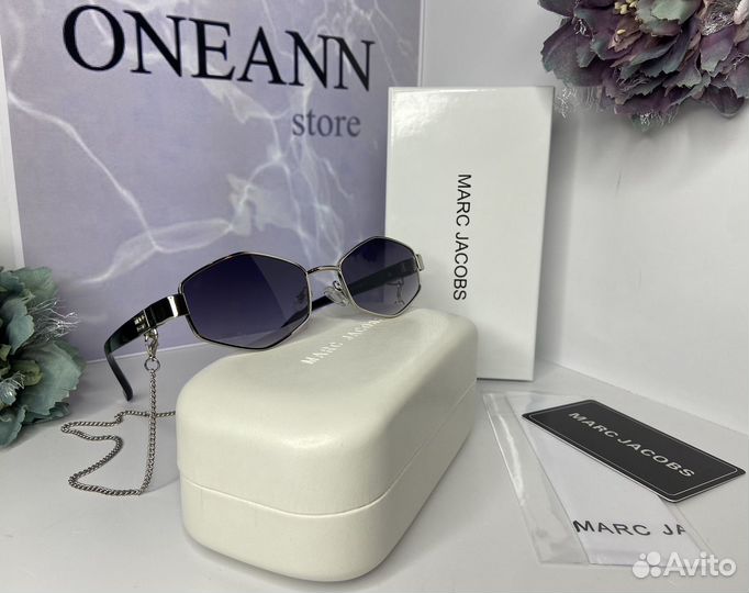 Солнцезащитные очки Marc Jacobs в расцветках