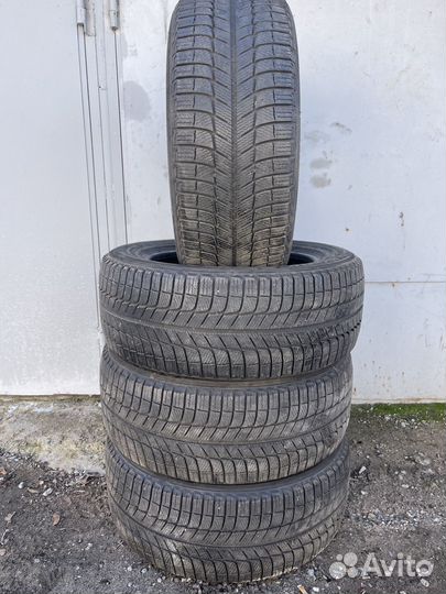 Michelin X-Ice XI3 235/55 R17 99H