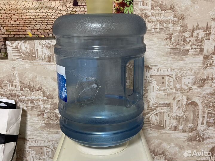 Бутыль пластиковая 19 литров