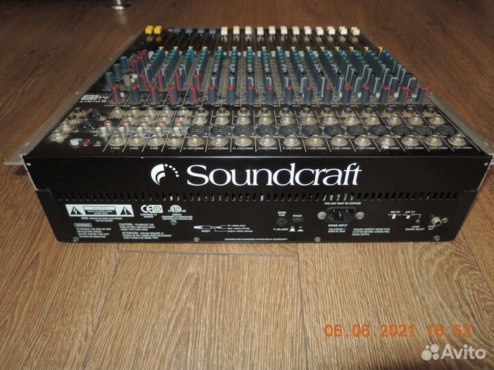 Микшерный пульт soundcraft