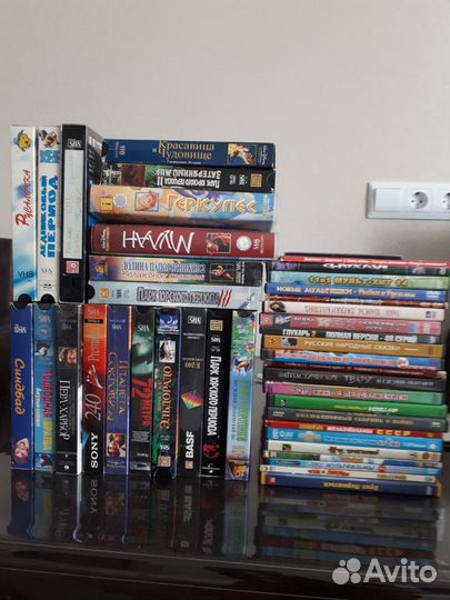 Видеокассеты и видеодиски