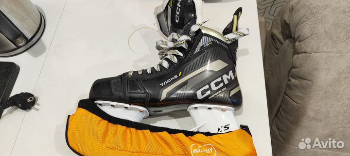 Коньки ccm as v 6.5R (39.5)