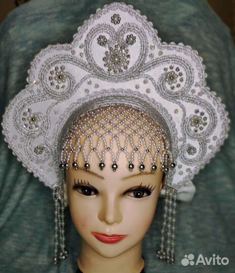 Кокошник для Снегурочки новый